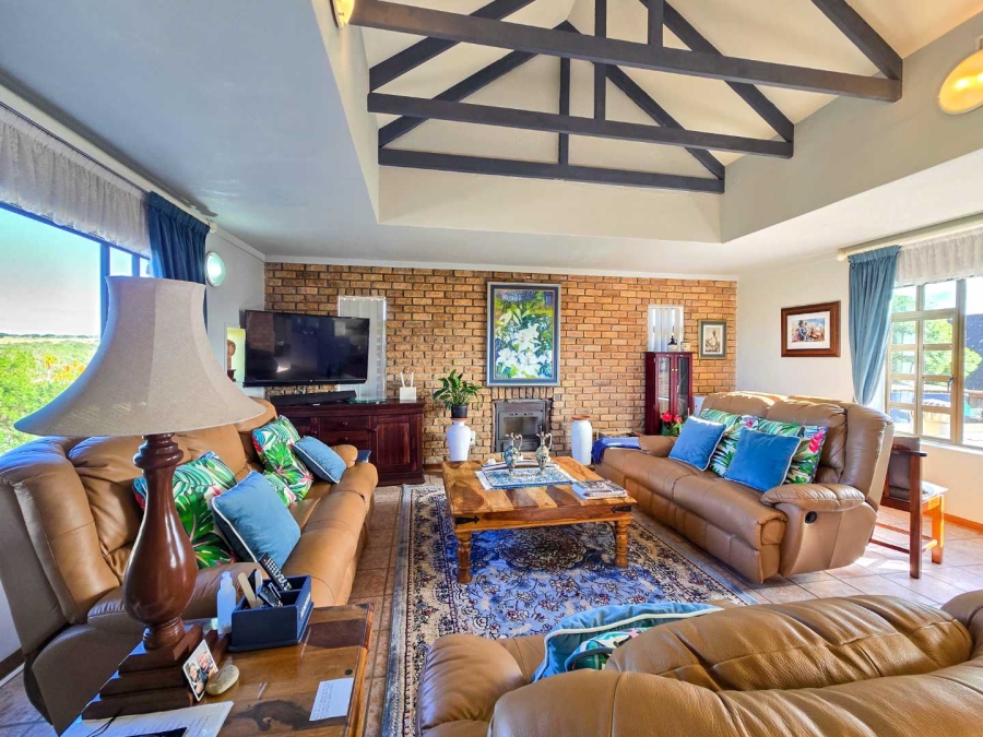 5 Bedroom Property for Sale in Stilbaai Wes Western Cape
